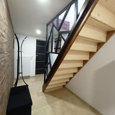 Appartement Independant La Tour Des Tuileries Aydoilles Exterior photo